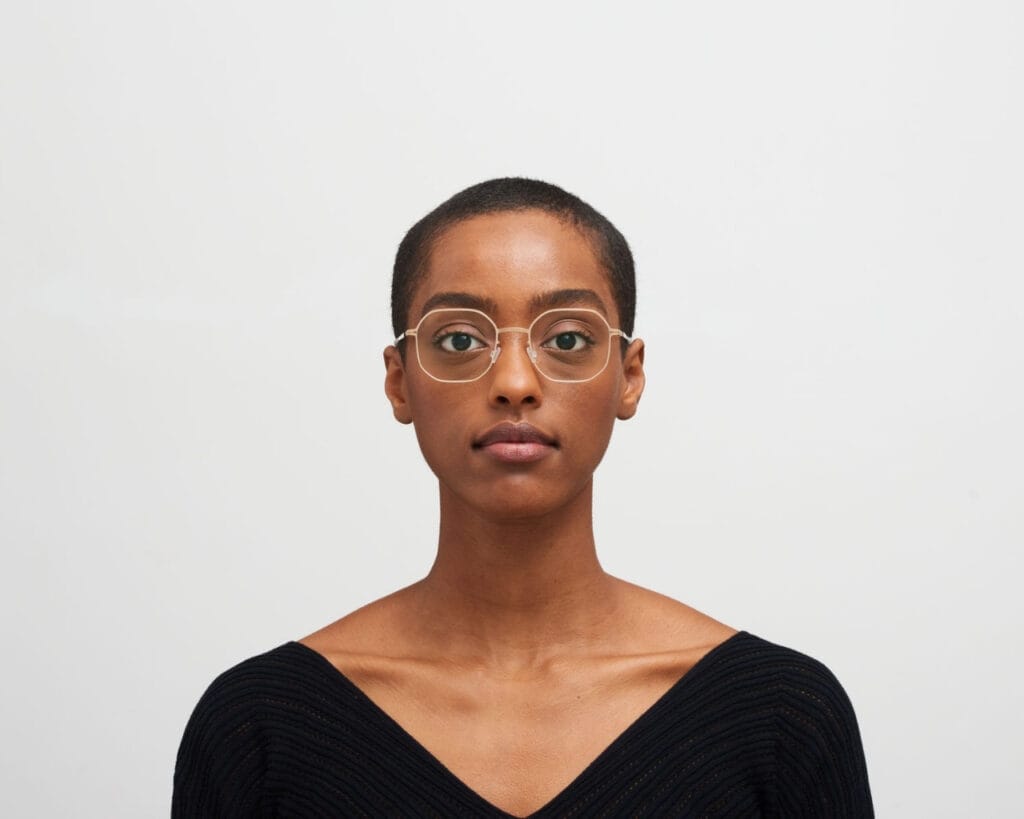 Mykita Cat Gold Modellbild