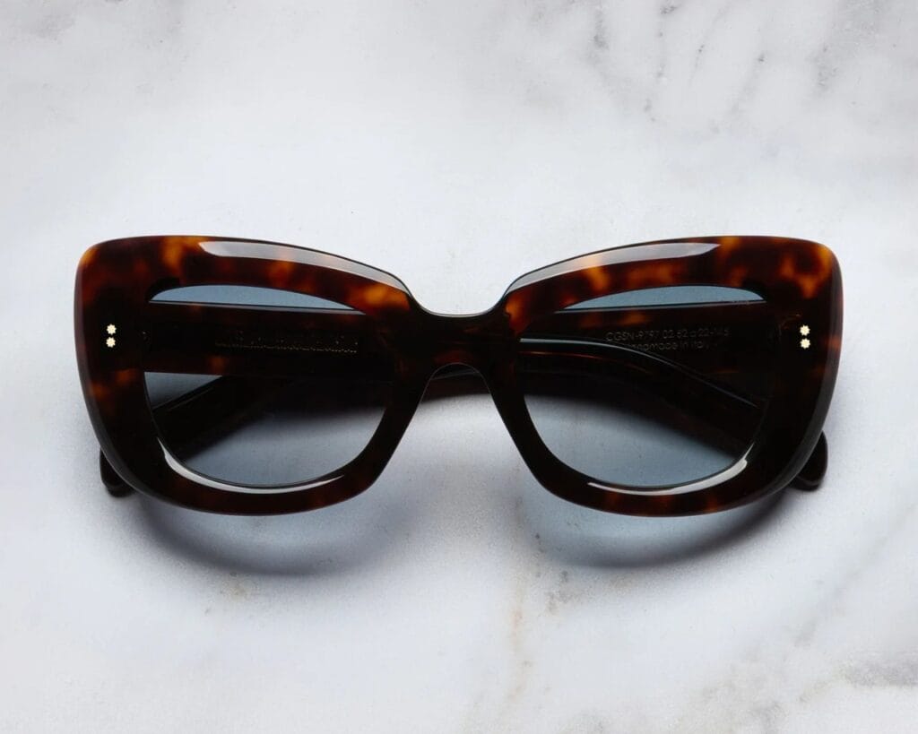 Cutler and Gross CGSN-9797-52-02_01 Cat-eye solglasögon
