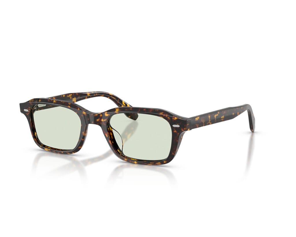 Oliver-Peoples-No8-5463_0OV5588SU__174121_solglasögon-snett-framifrån