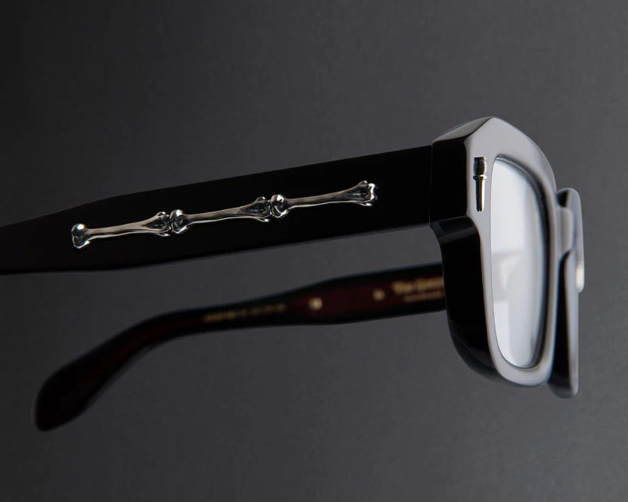 Cutler and Gross GFOP005_Black_glasögon_det2
