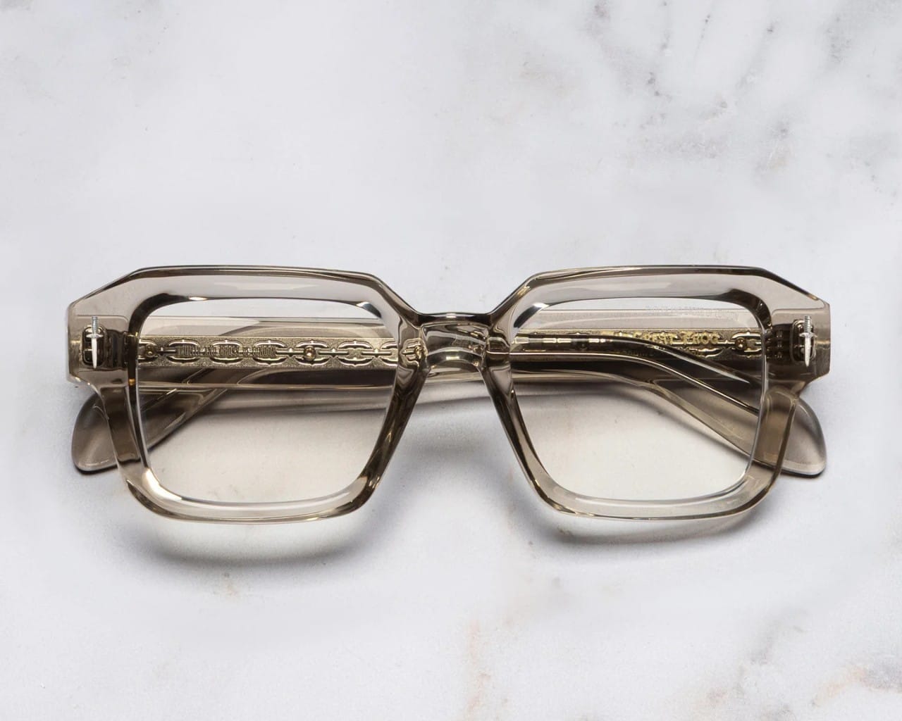 Cutler and Gross GFOP005_Sand_glasögon_det