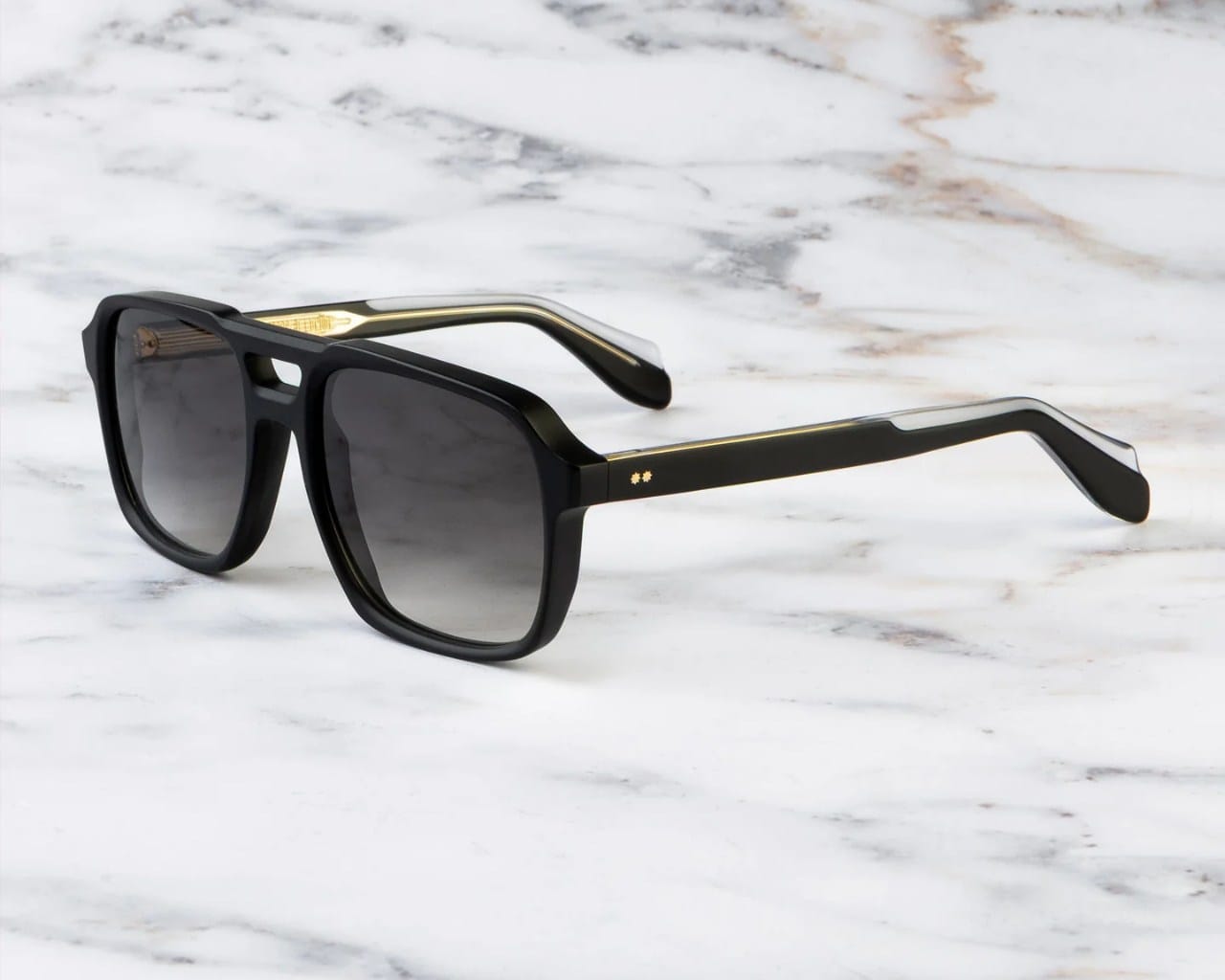 Cutler and Gross CGSN 1394_Matte Black_solglasögon_detalj1
