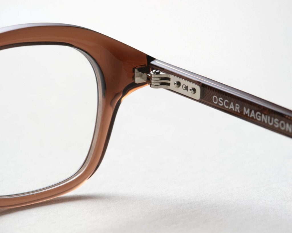 Oscar Magnuson Ennio_glasögon_detalj_transparent brown